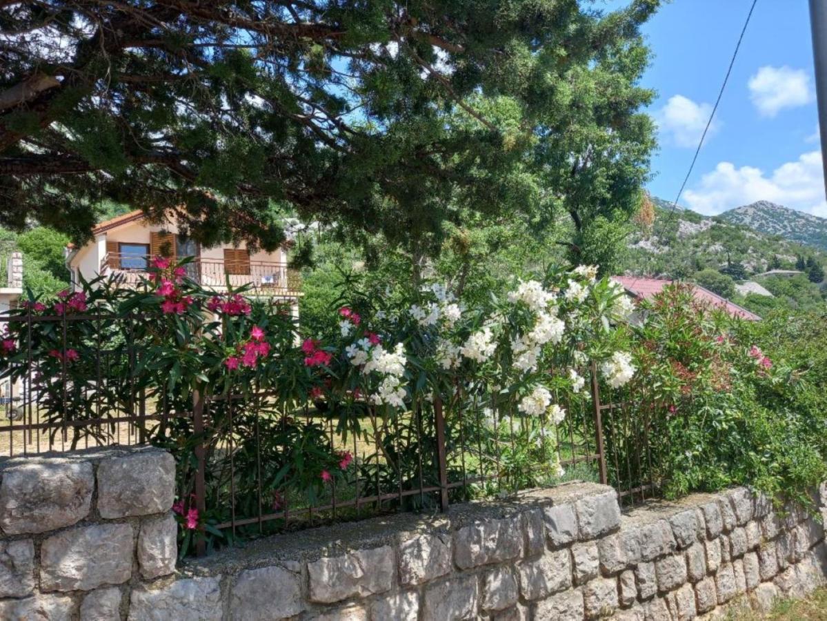 Apartmani Gracijela Karlobag Exterior photo