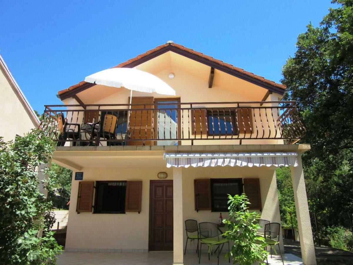 Apartmani Gracijela Karlobag Exterior photo