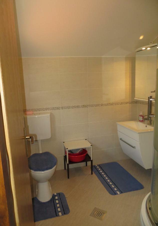 Apartmani Gracijela Karlobag Exterior photo