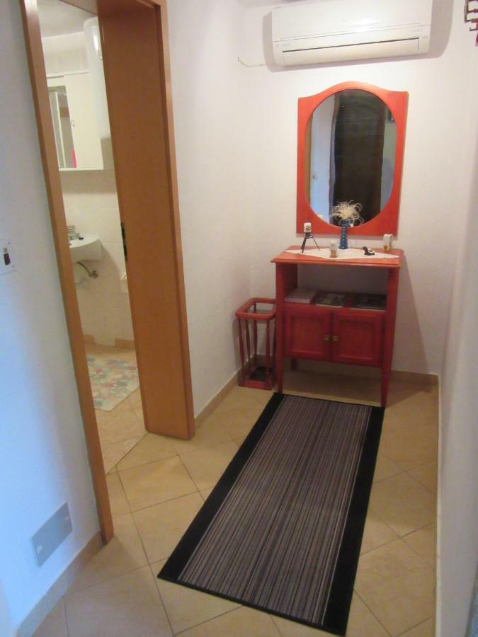 Apartmani Gracijela Karlobag Exterior photo