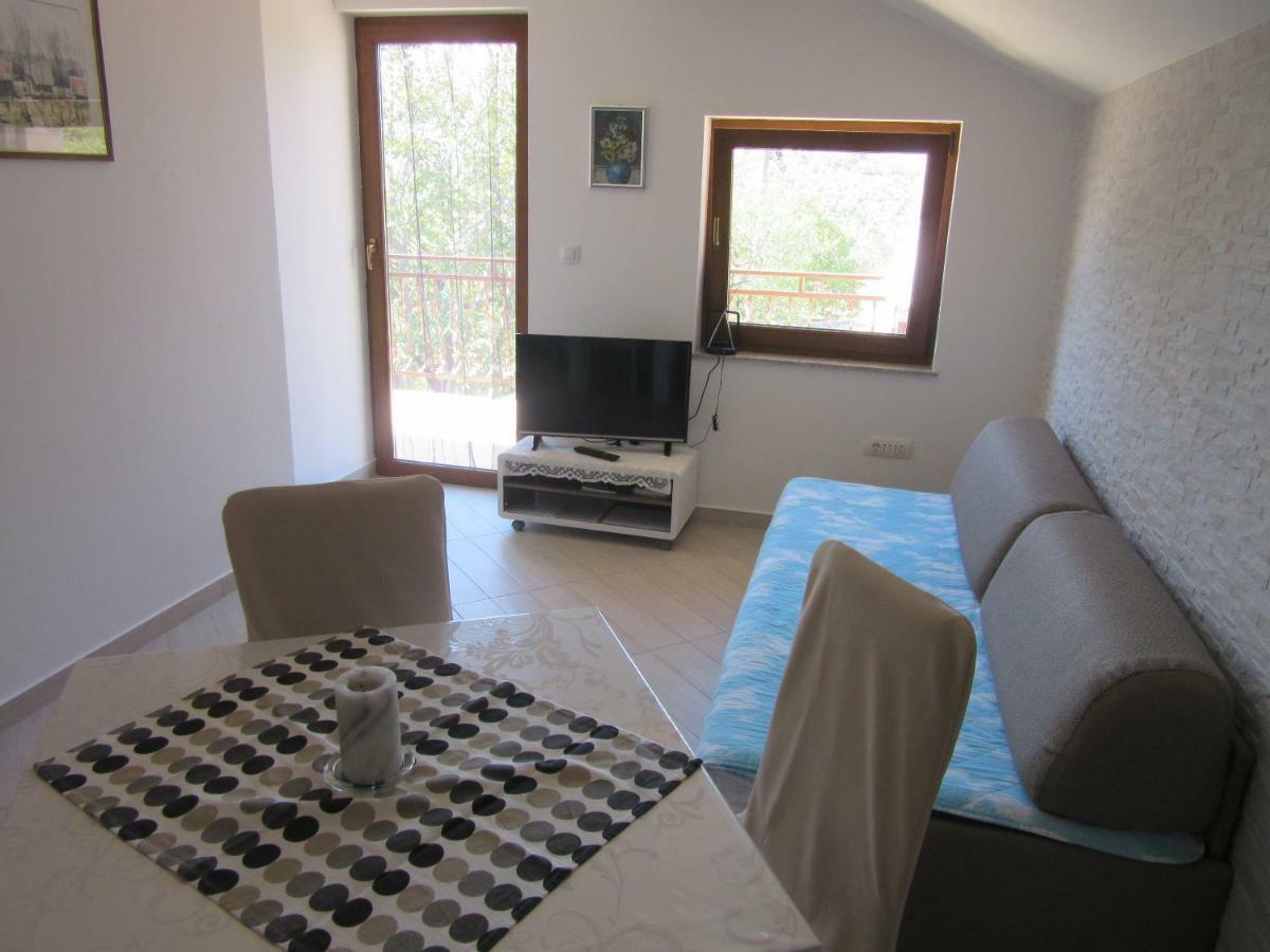 Apartmani Gracijela Karlobag Exterior photo